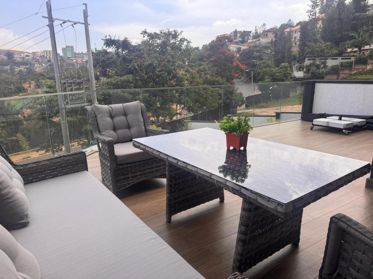 Cascadia Apartments Kigali Buitenkant foto