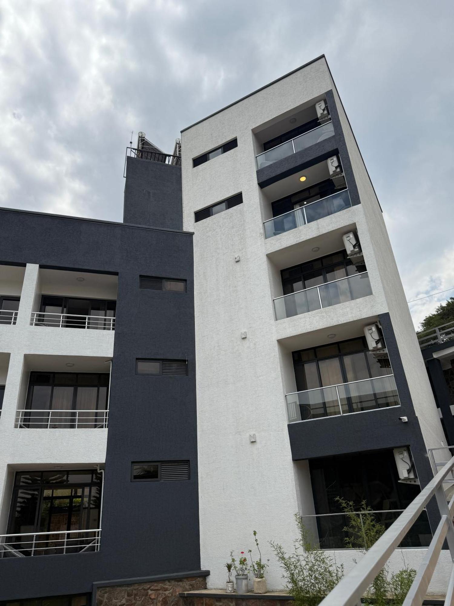 Cascadia Apartments Kigali Buitenkant foto